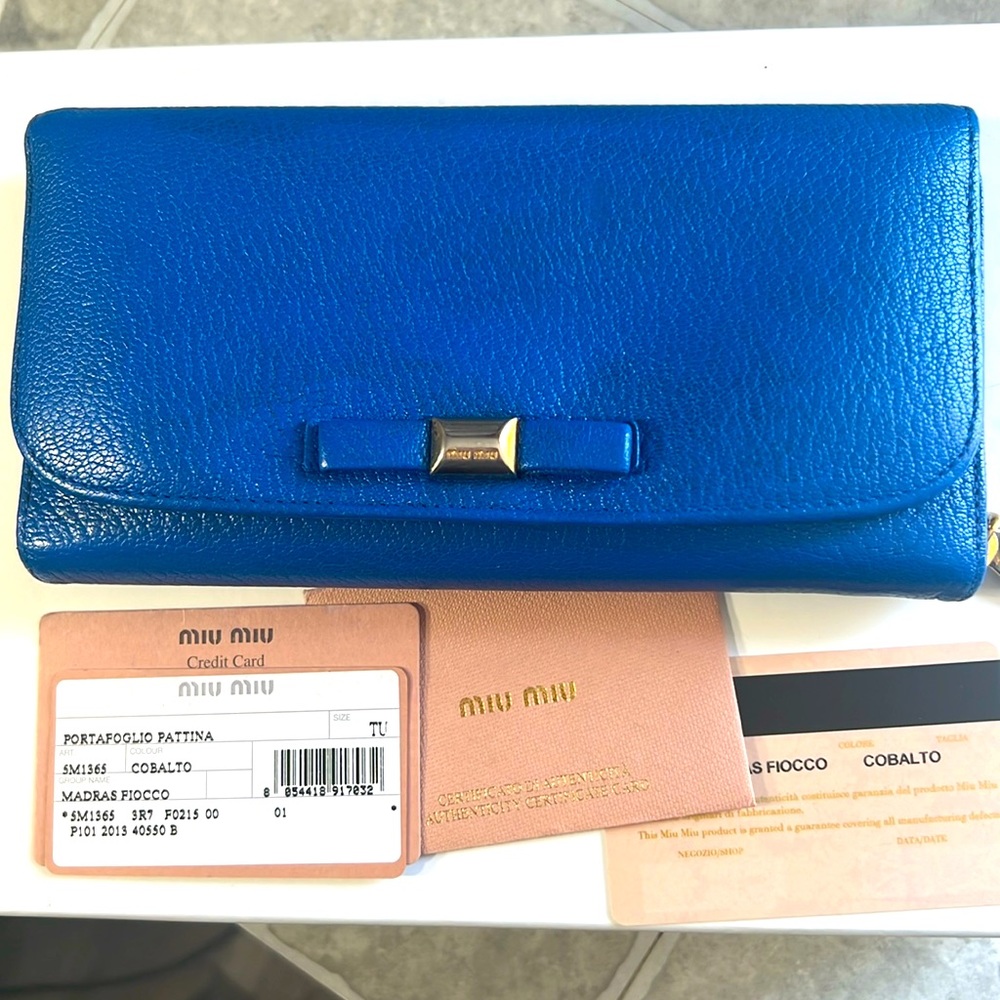 MIU MIU Logo blue Gold hard-wear Leather Zip Around Long Wallet Auth. W.Card